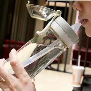 Large capacity plastic straw water bottle, portable student cute drinking cup for summer sports.