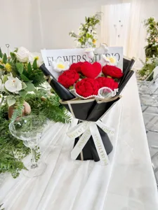 Handmade crochet rose flower bouquet with heart design, perfect romantic gift for Valentine's Day.