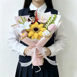 Bouquet de tournesol en cure-pipe fait main avec poupée de remise des diplômes