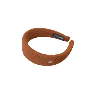 Diadema acolchada de lana marrón para mujer, accesorio para el pelo de otoño invierno