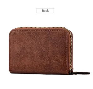 Retro braunes Leder Kartenetui für Herren, Detailansicht der Rückseite mit Reißverschluss.