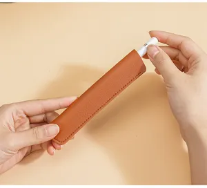 Detailansicht des PU Leder Stifteetuis, hochwertige Schutzhülle für Stifte und Stift.