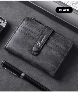 Portafoglio corto da uomo in pelle con scomparti multipli per carte e tasca con zip.