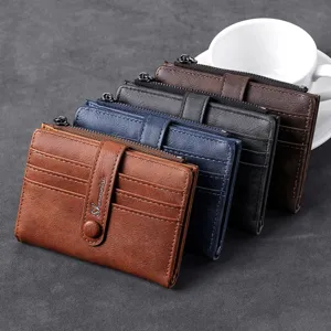 Portafoglio corto vintage da uomo con fessure multiple per carte e tasca con zip.