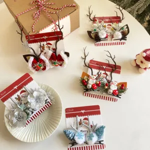 Colección de pasadores navideños festivos con cuernos de reno y muñecos de nieve