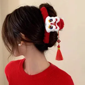 Pinza para el pelo de león de peluche rojo con borla festiva para el Año Nuevo Chino