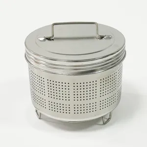 Detail du panier infuseur a the en inox, filtre a mailles fines pour theiere et boules.