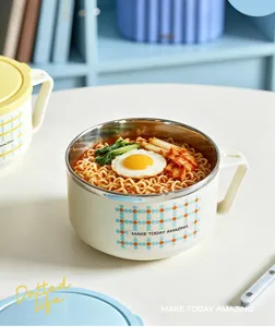 Grande ciotola per ramen in acciaio inossidabile con coperchio per dormitorio studentesco.
