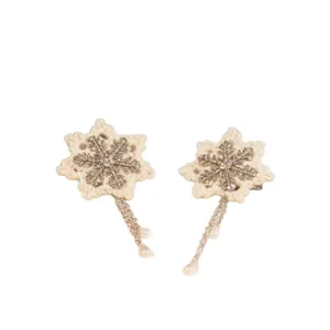 Elegant snowflake hair clip featuring sparkling rhinestone tassels and pearl drops
