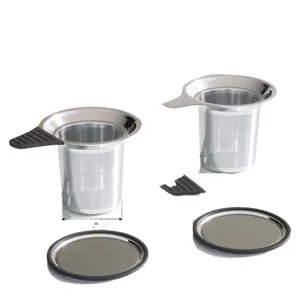 Filtro da te in acciaio inossidabile con manico in silicone e coperchio per tazza.