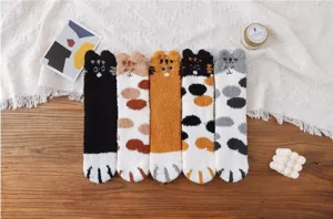 Fünf Paar gemütliche Korallenvlies-Katzenpfotensocken in verschiedenen Farben