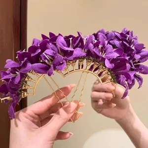 Eleganti forcine per capelli con fiori viola e forcella a U dorata per la vacanza.