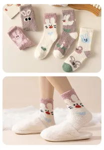 Weiche Korallenvlies-Socken mit süßem Hasenmuster für gemütliche Wintertage zu Hause