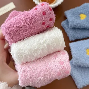 Warme gemütliche Korallenvlies-Bodensocken mit rutschfesten Silikonnoppen in bunten Farben