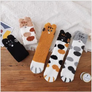 Damen Korallenfleece Katzenpfote Mittlere Socken Dicke Warme Bestickte Tiermuster Schlafsocken Boden Socken Für Zuhause Winter