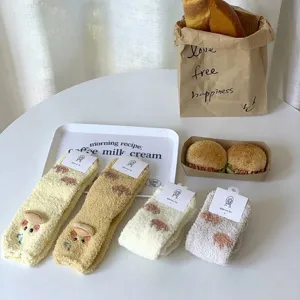Chaussettes de sommeil douces en polaire corail avec motifs animaux mignons et détails 3D