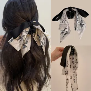 Pince à cheveux style chinois avec rubans de calligraphie, peinture à l'encre et nœud