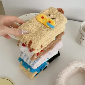 Gemütliche, dicke Korallenvlies-Winterschlafsocken mit süßem Cartoon-Schwein-Design