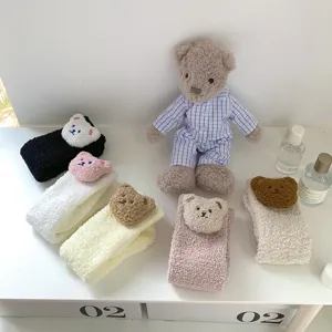 Verdickte Korallenvlies-Socken mit süßen 3D-Bärenköpfen für den Winter zu Hause