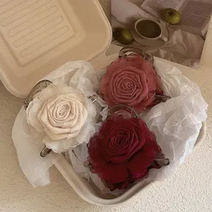 Pinces à cheveux vintage en forme de rose crème rose et bordeaux pour le style