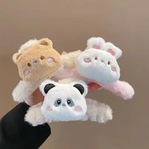 Jolie Pince à Cheveux en Peluche Dessin Animé Chaude et Moelleuse Pince Crabe Panda Ours Élégant Accessoire Cheveux pour Automne Hiver Femmes