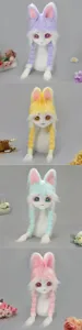 Detailansicht der kuscheligen Kigurumi Kaninchen Tierkopf Cosplay Maske mit geflochtenem Haar.