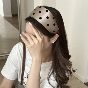 Serre-tête large élégant en satin champagne à gros pois noirs pour femme