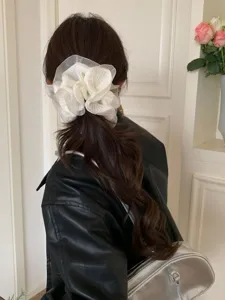 Großes weißes Organza-Haargummi mit Falten im Ballett-Stil für Pferdeschwanz-Frisuren