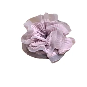 Süßes Ballett-Stil lila Organza Plissee-Scrunchie mit einem gestuften Rüschensaum