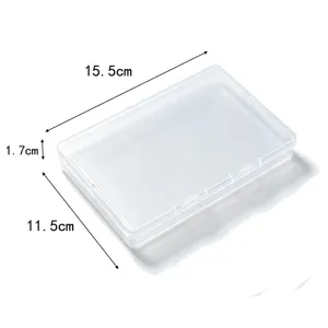 Dettaglio scatola trasparente rettangolare in plastica da 15,5 x 11,5 x 1,7 cm.