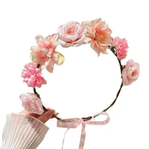 Elegante roze bloemenkrans hoofdband voor meisjes met kunstmatige rank en lintje