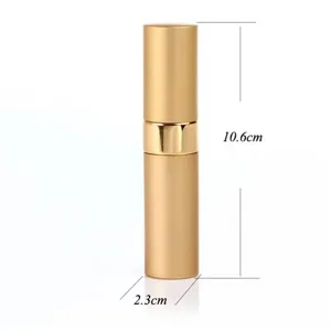 Detailansicht der goldenen 15ml Parfümzerstäuber Flasche mit genauen Höhen und Bodenmaßen.