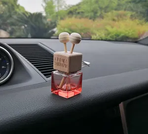 Car air vent perfume diffuser bottle with wooden cap, 8ml square glass bottle for auto fragrance.