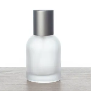 Frosted glass perfume spray bottle detail, 30ml 50ml cosmetic sub packaging empty container.