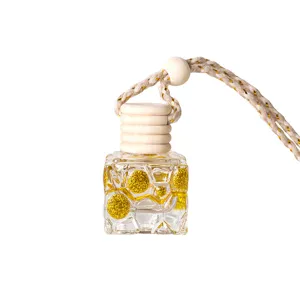 Auto hangende parfum fles 10ml glazen fles met houten dop en touw voor voertuiginterieur decoratie.