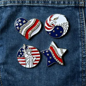 Patriotische USA Unabhängigkeitstag Broschen Set mit Strass auf Denim