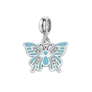 Detailansicht eines Schmetterlingsanhängers in Silber mit Emaille und Kristallen