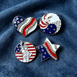Set mit 4 patriotischen amerikanischen Emaille-Anstecknadeln mit Adler und Stern für den 4. Juli