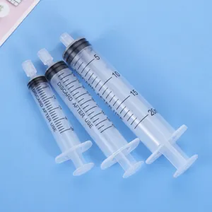 Juego de jeringas de plástico para perfume con escala clara para dosificación precisa.