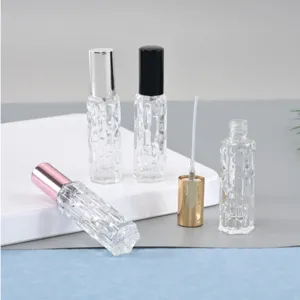 10ml helder glas parfum verstuiver fles detail met diverse gekleurde doppen voor DIY.