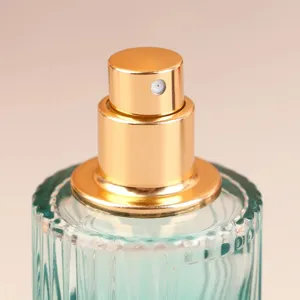 Dettaglio bottiglia di profumo in vetro ricaricabile, 30ml spruzzatore vuoto con ugello oro