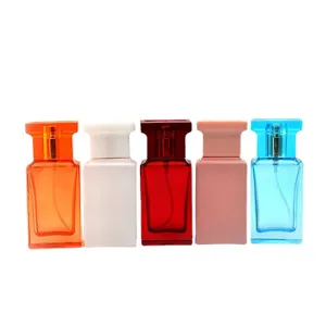 Set de flacons vaporisateurs de parfum carrés en verre 30ml, contenants vides rechargeables colorés.