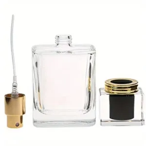 Bouteille en verre de parfum vide carrée de 50 ml avec pompe à pulvérisation dorée et capuchon