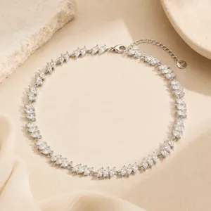 Elegante pulsera de acero inoxidable con circonitas cúbicas en corte marquise plateada