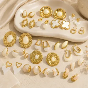 Vintage Stainless Steel 18K Gold Plated Heart Resin Stud Earrings For Women Elegant Retro Geometric Artistic Earrings Jewelry