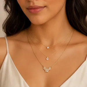 Collar con Colgante de Acero Inoxidable Chapado en Oro con Circonia Diseño Geométrico de Pétalo y Estrella Joyería Mujer