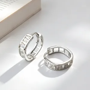 Orecchini a Cerchio Huggie Geometrici in Argento Sterling S925 Con Zirconia Intarsiata Gioielli di Lusso Leggeri da Donna