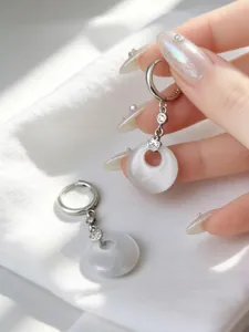Eleganti orecchini pendenti Ping An Kou in argento S925 con pietra bianca per donne