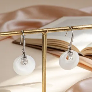 Elegantes pendientes de gancho de plata S925 con nota musical y colgante de dona