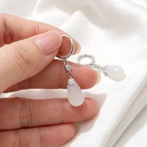 Elegantes pendientes de gota de agua en plata S925 y calcedonia con diseño estilo chino
